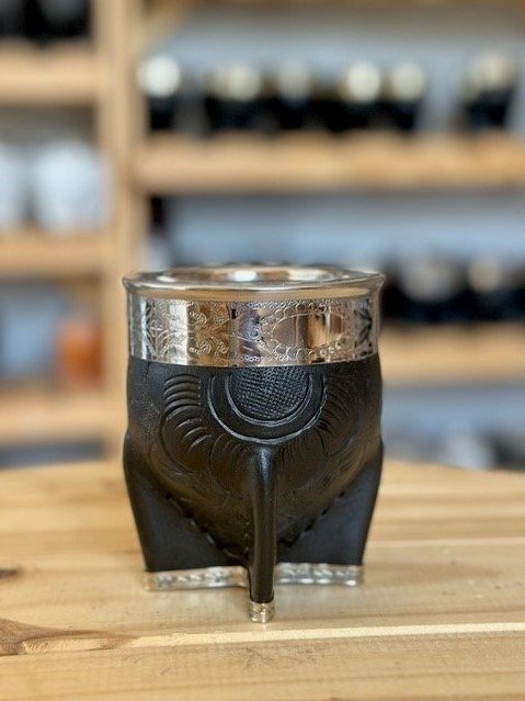 Producto - MATE IMPERIAL CON BASE Y CUERO DIBUJADO - negro