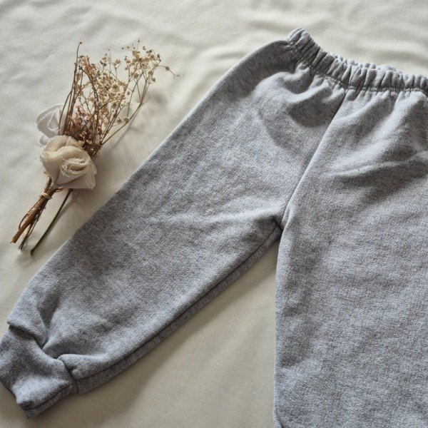 Producto - Pantalon de buzo con frisa gris