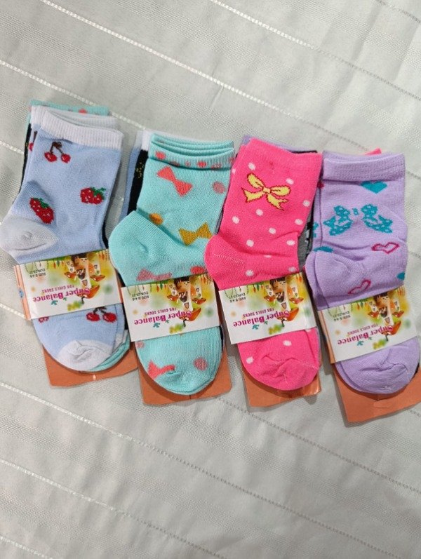 Producto - X6 - MEDIAS LARGAS NENA T.4/6