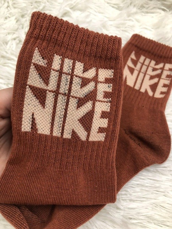 Producto - NIKE MARRÓN Classic Tenis