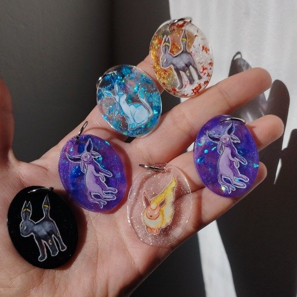 Producto - Dijes de resina y DTF Pokemon