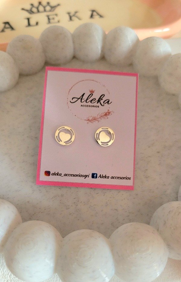 Producto - Aros redondos de corazones  de acero blanco - 1