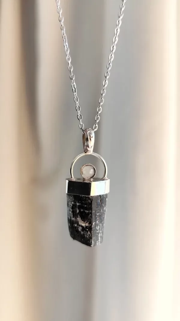 Producto - Amuleto TURMALINA y PIEDRA LUNA protección para viajes y andares