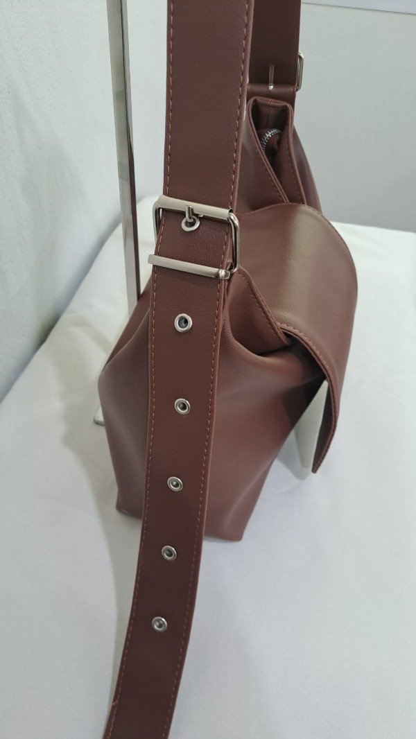 Producto - Cartera solapa MOCHA - PREVENTA - 3