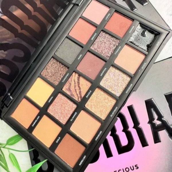 Producto - Paleta obsidian Ruby rose