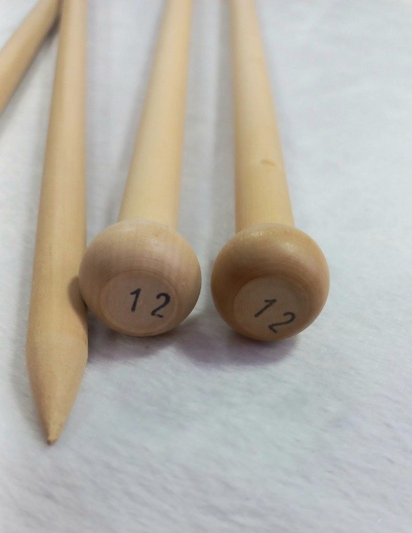 Producto - AGUJA DE MADERA PULIDA PARA TEJER POR PAR NUMERO 12