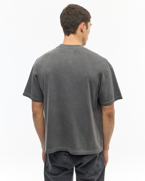 Producto - Remera Boxy Fade Negrido Ay Not Dead - 1