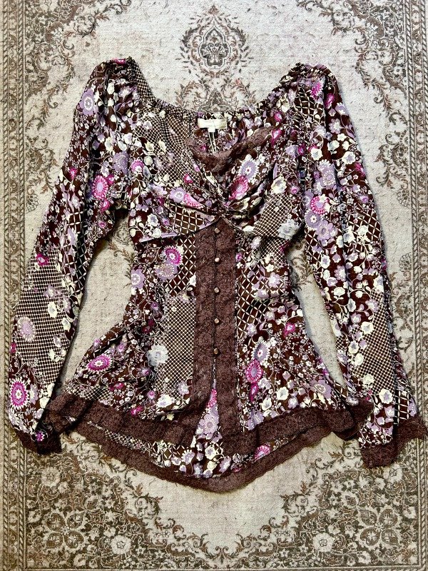 Producto - Lilaq n Brown Graffic Blouse