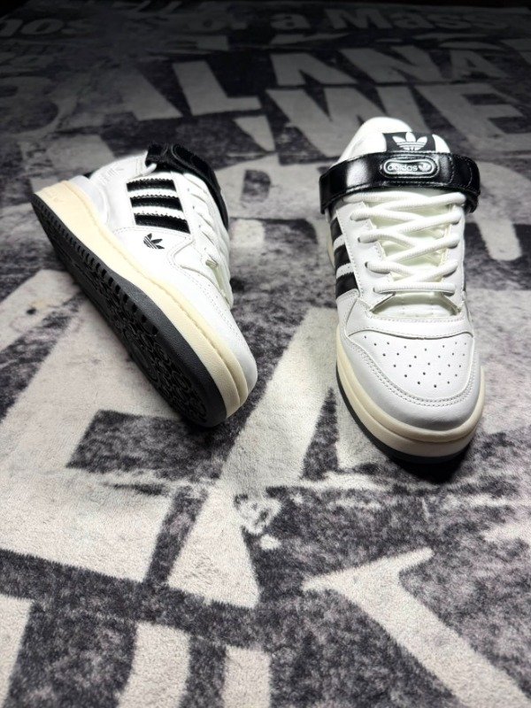 Producto - Forum pro "white and black" - 4