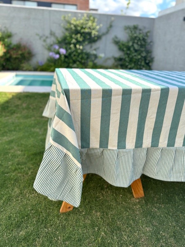 Producto - Mantel tusor rayas crudo y verde inglés con volados
