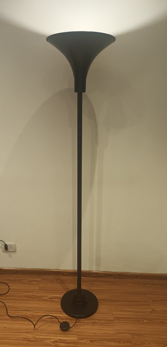 Producto - Lámpara de pie Cono Negro