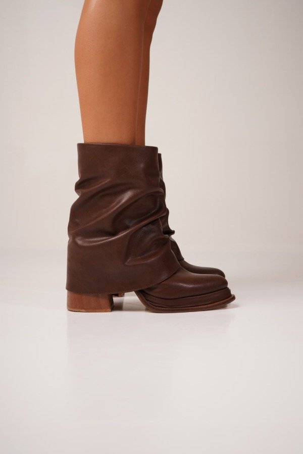 Producto - Botineta London chocolate cuero vacuno