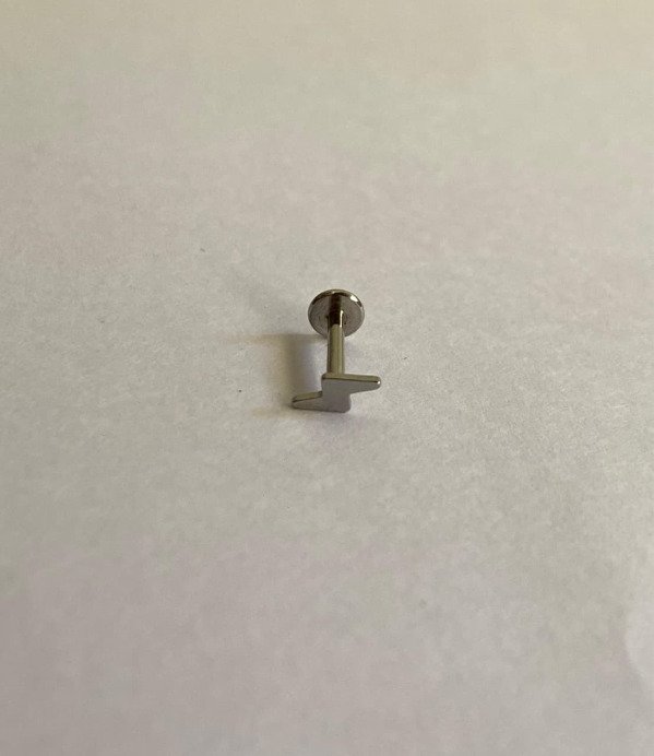 Producto - Labret rosca interna rayito plateado