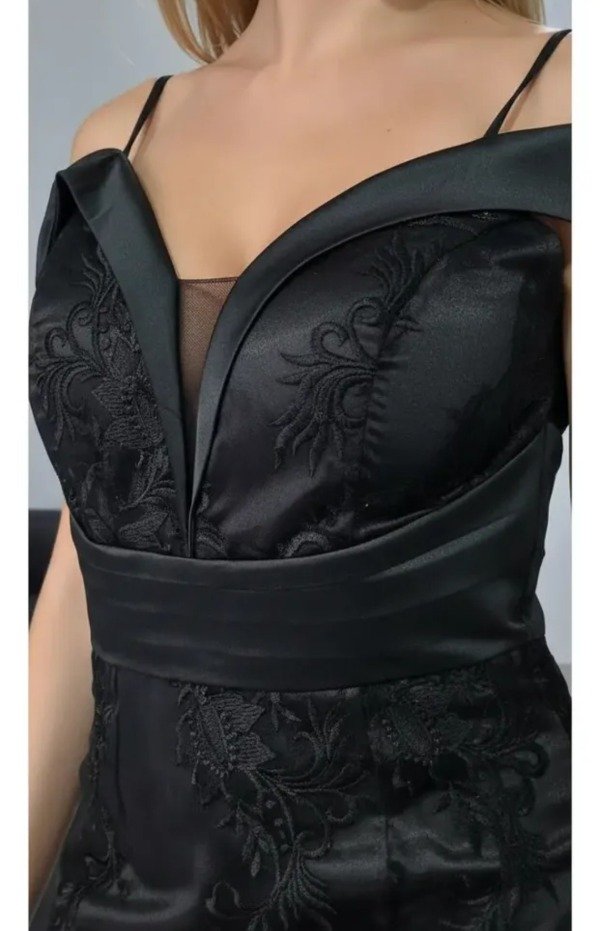 Vestido largo sirena de tul bordado con tajo — imagen 5