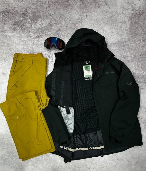 Producto - Conjunto Campera 686 XL + pantalón The North Face XL