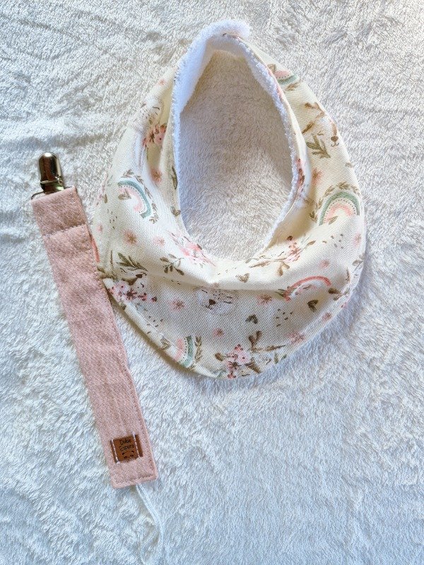 Producto - Babero bandana + portachupete Zorritas beige