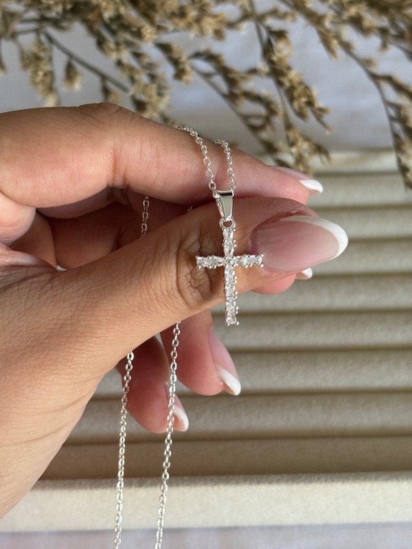 Producto - Conjunto cruz y cristales acero blanco