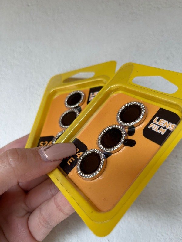 Producto - S24 fe protector de camara straps borde dorado