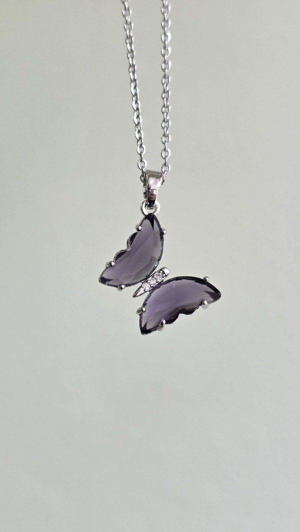 Producto - Collar mariposa uva