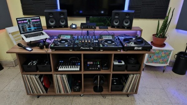 Producto - Mesa para DJs con guarda cables