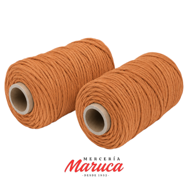 Producto - Hilo de algodón para macramé de 3mm aprox, color "premium" Canela.