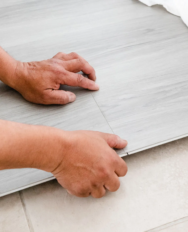 Producto - Piso Vinilico SPC Gris - 3
