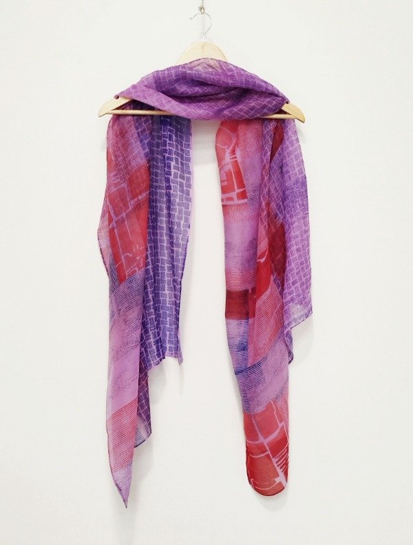 Producto - Pañuelo Mega -lila estampa en rojo y violeta-