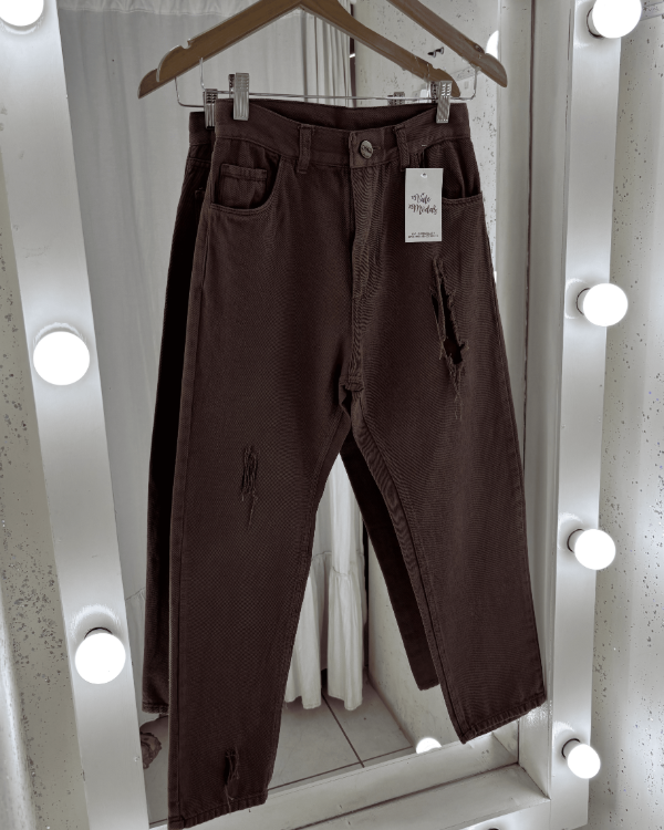 Producto - Jean Mom Roturas Marrón Claro