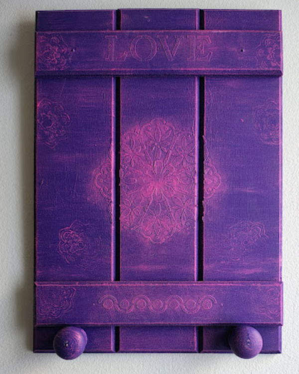 Producto - Perchero de Madera violeta LOVE