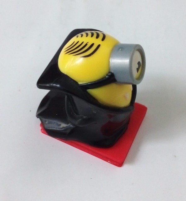 Producto - Minion vampiro - Magic Kinder - Plástico - Usado