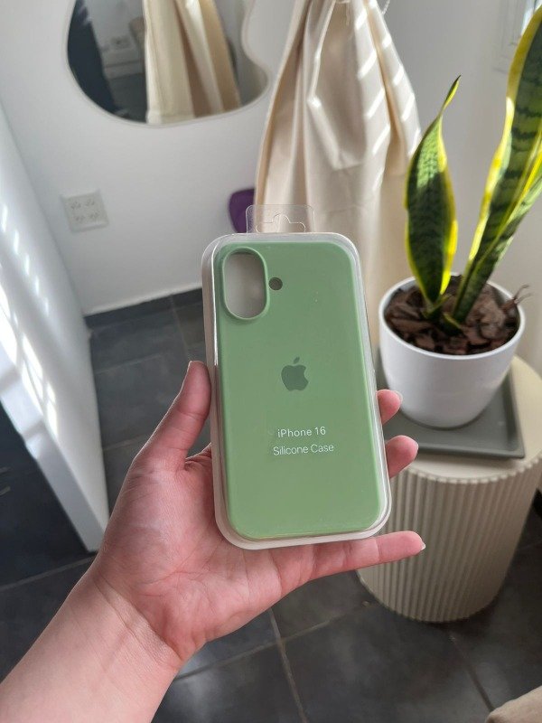 Producto - Silicone Case Verde (Iphone 16)