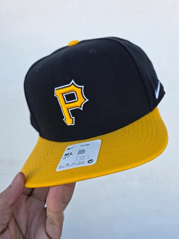 Producto - Pittsburgh Pirates Nike Two-Tone Snapback Hat - Black/Gold