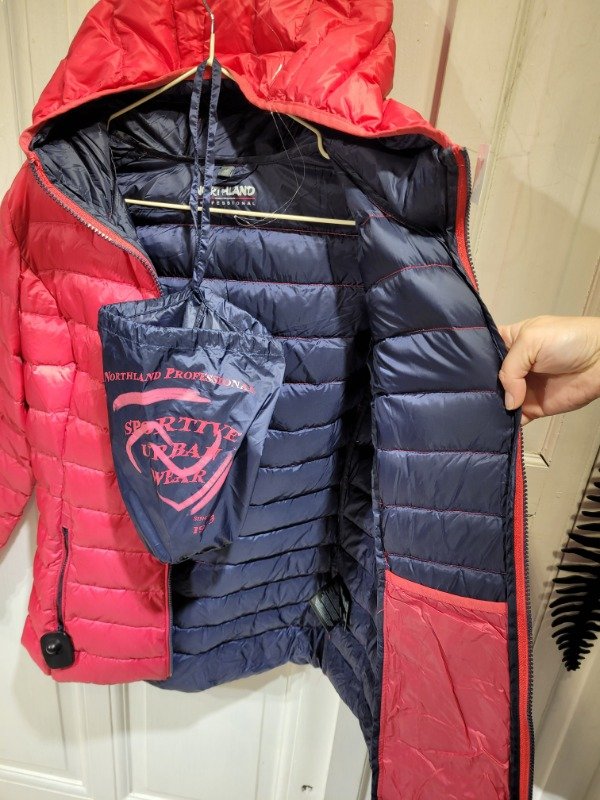 Producto - Campera NORTHLAND puffer fucsia con bolsita Talle S - PRECIO: 112X - 3