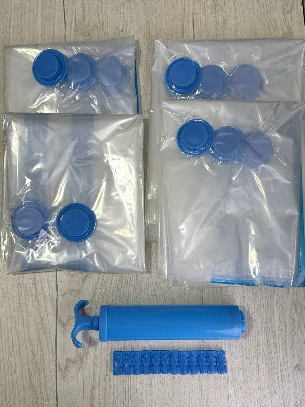 Producto - SET DE 11 BOLSAS DE COMPRESIÓN AL VACÍO, VARIOS TAMAÑOS - CON BOMBA SACA AIRE - 1