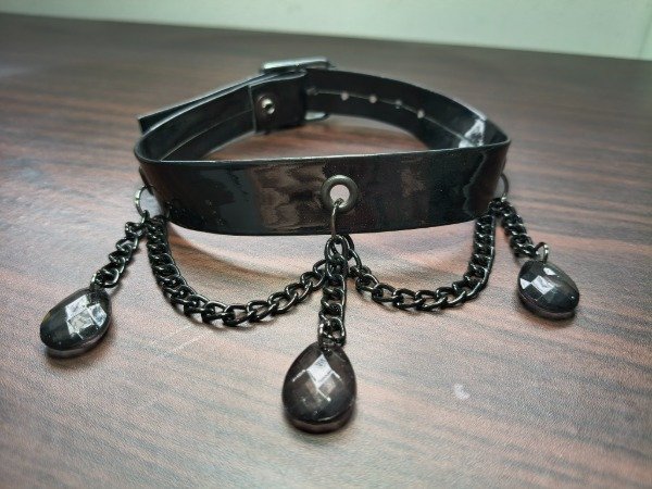 Producto - Victorian gotas negras herrajes negros