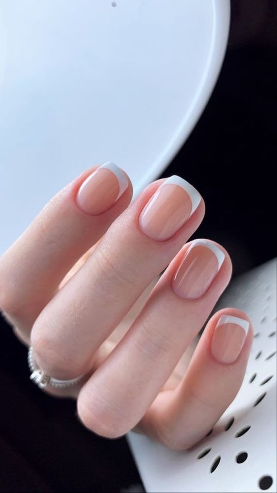 Producto - Manicuria Tradicional con esmalte común
