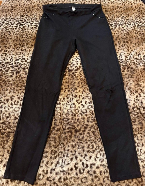 Producto - PANTALON MARCA VER TIPO CALZA CON TACHAS