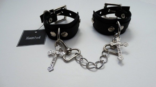 Producto - Esposas Aint (2 cruces)