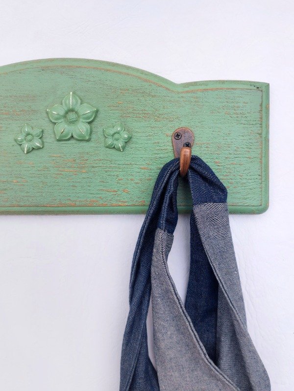 Producto - Perchero Provenza - varios colores!! - con ganchos metálicos