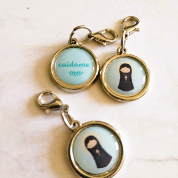 Producto - MEDALLITAS PARA COLGAR - Santa Francisca Cabrini