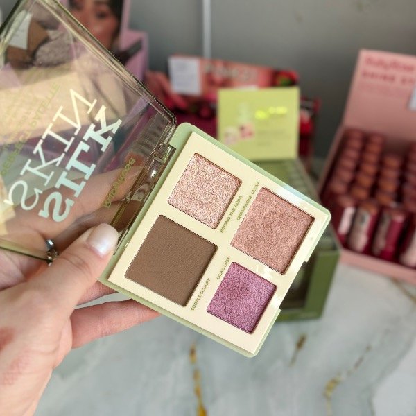 Producto - Paleta de contorno, rubor e iluminador Ruby rose
