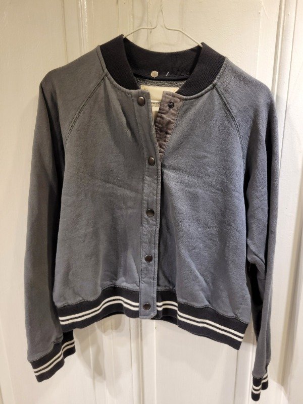 Producto - Campera WANAMA gris bomber Talle S - PRECIO: 43X