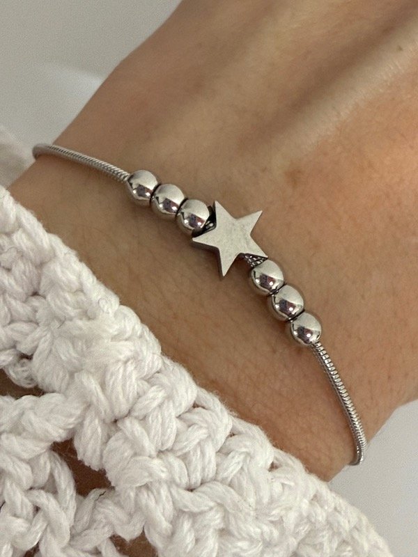Producto - P663 Pulsera cola de rata con dije estrella y bolitas 19 cm