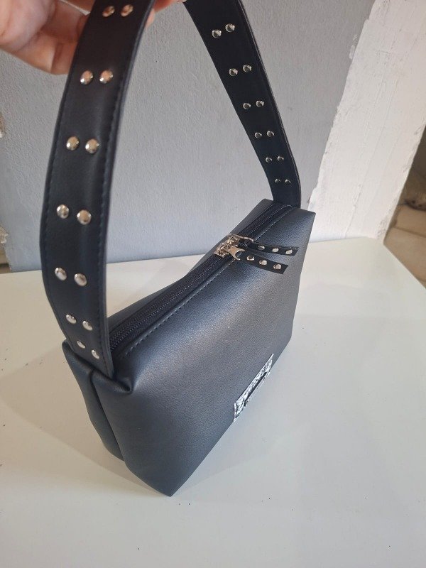 Producto - Mini Bag INA Black con remaches pqueños - 6