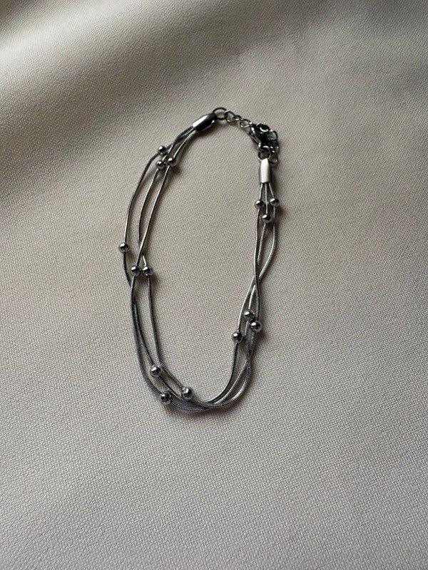 Producto - Pulsera triple cadena bolitas 18 a 20cm - Acero quirurgico