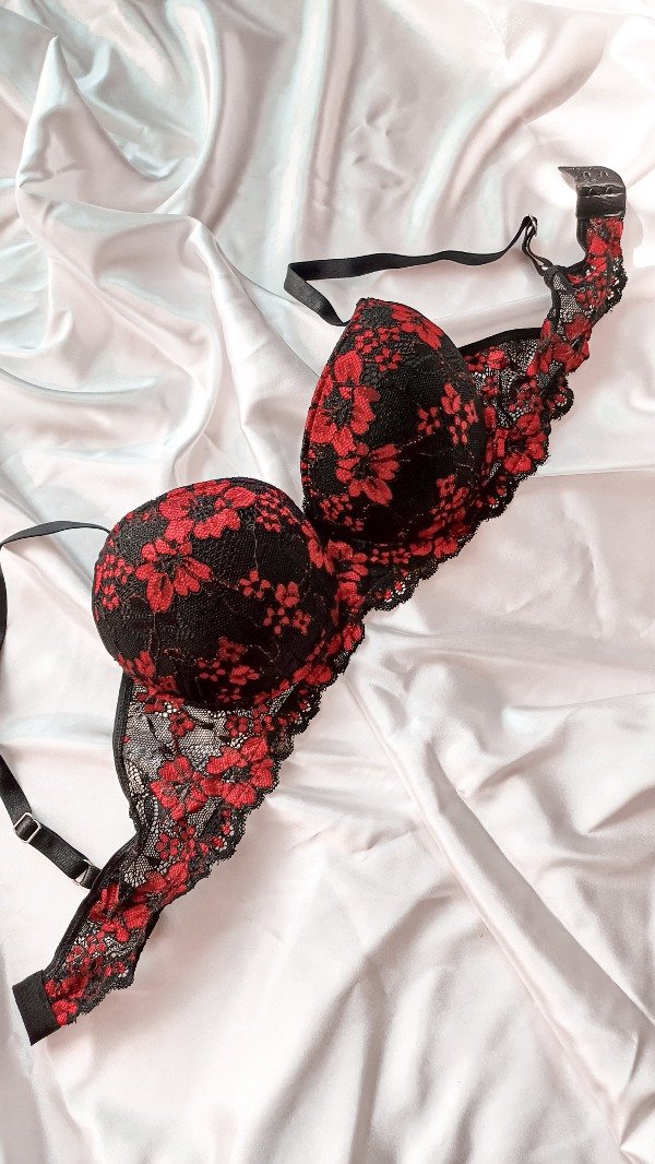 Producto - CORPIÑO BEA NEGRO CON ROJO TALLE 90