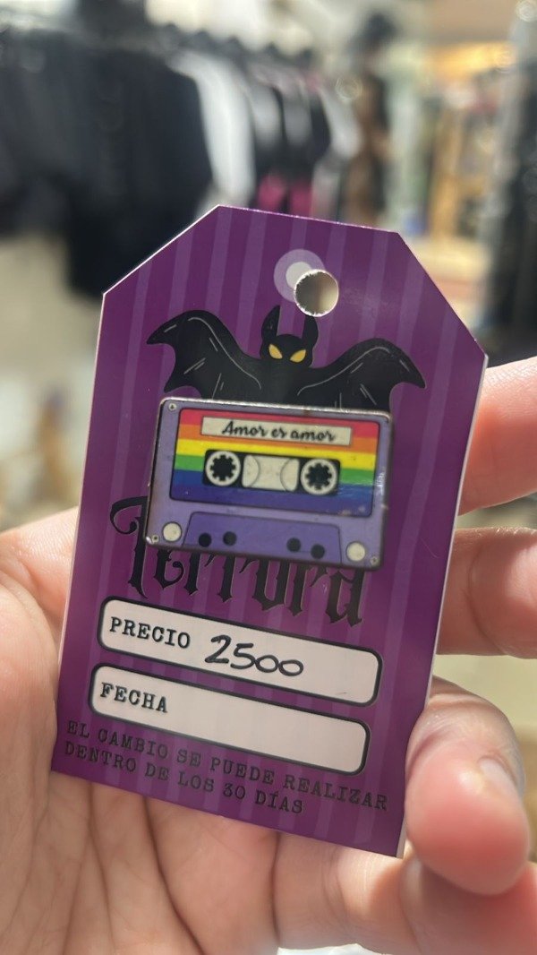 Producto - prendedor amor es amor