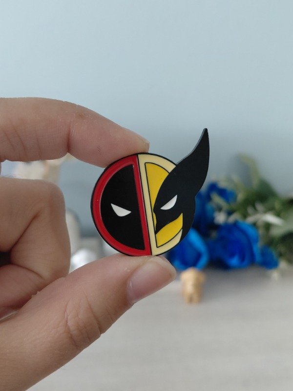 Producto - Pin metalizado - Deadpool y Wolverine #0663