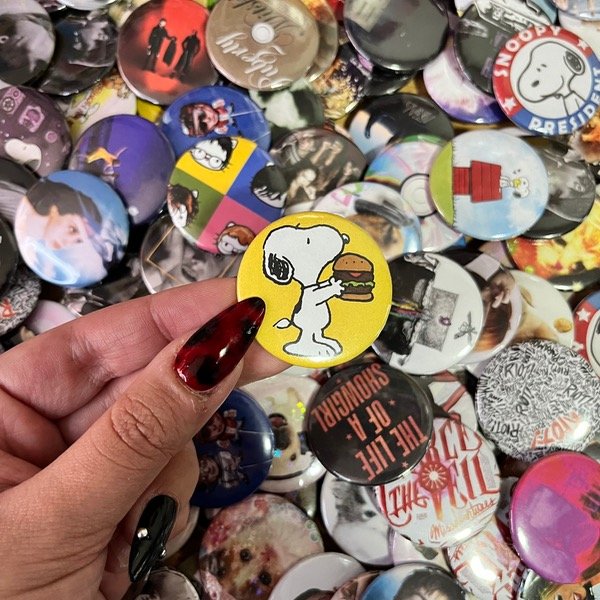 Producto - Pin snoopy hamburguesa
