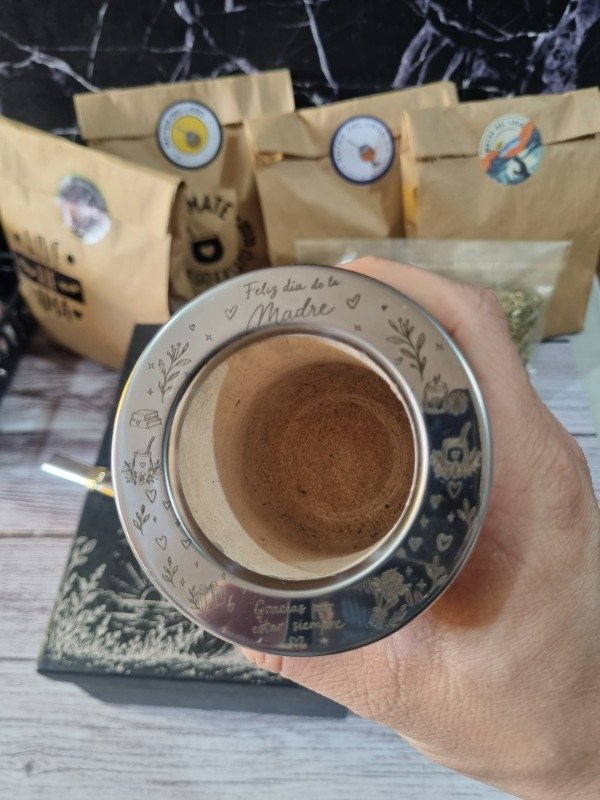 Producto - Box Día de la Madre. Mate Camionero Laqueado con Bombilla Te Amo Mamá - 5